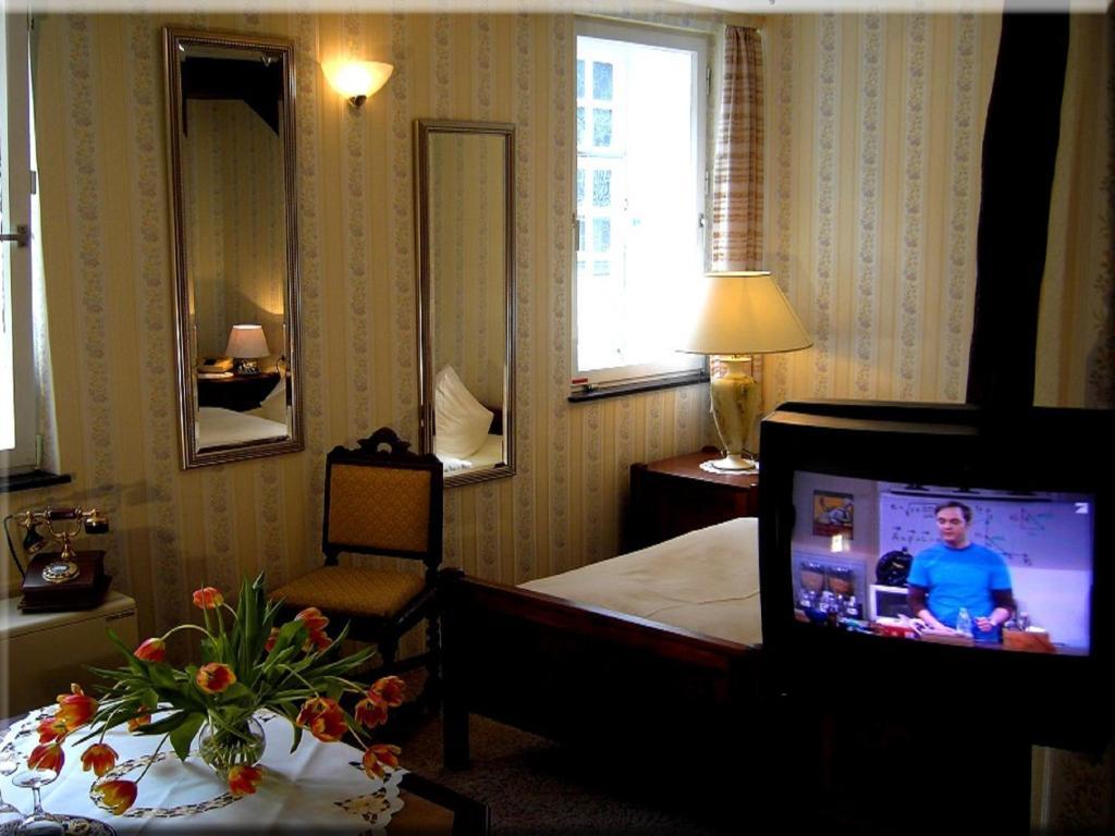 Hotel Graf Rolshausen Моншау Номер фото