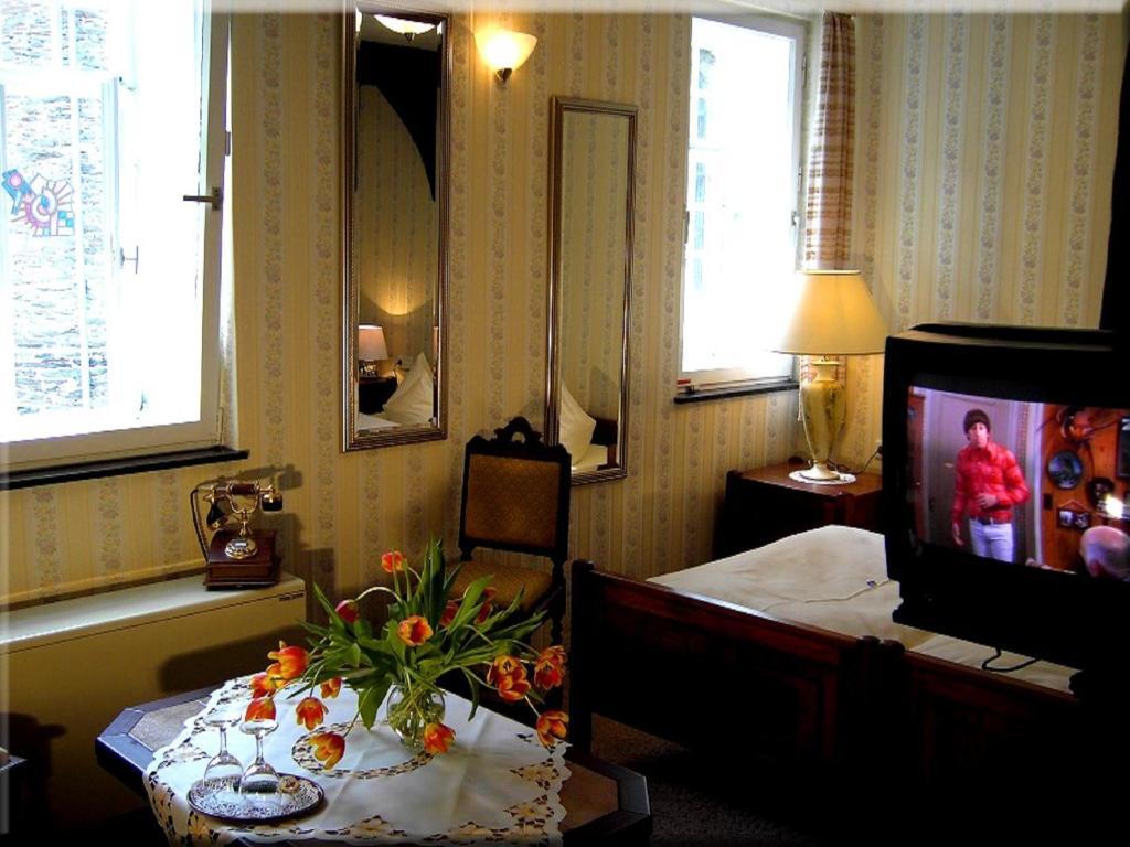 Hotel Graf Rolshausen Моншау Номер фото