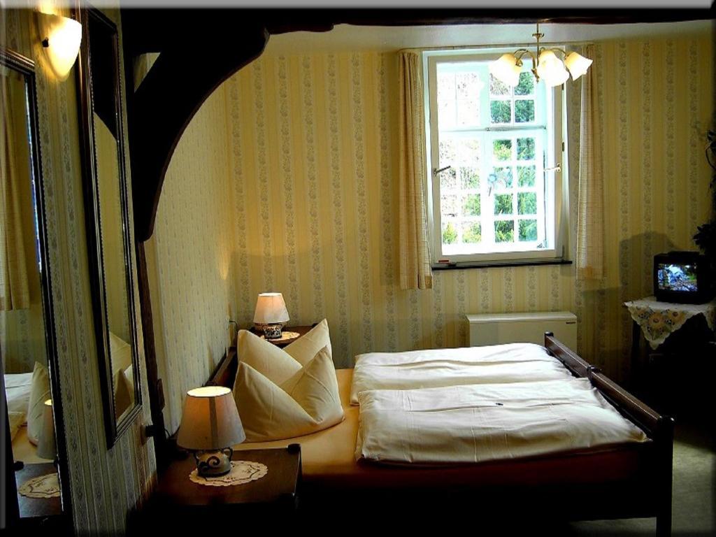 Hotel Graf Rolshausen Моншау Номер фото