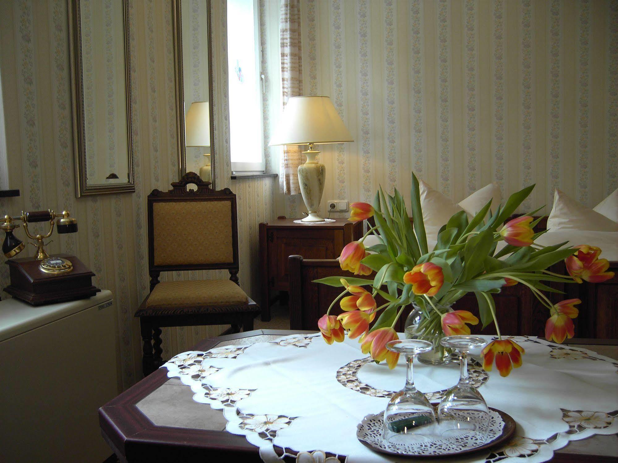 Hotel Graf Rolshausen Моншау Экстерьер фото