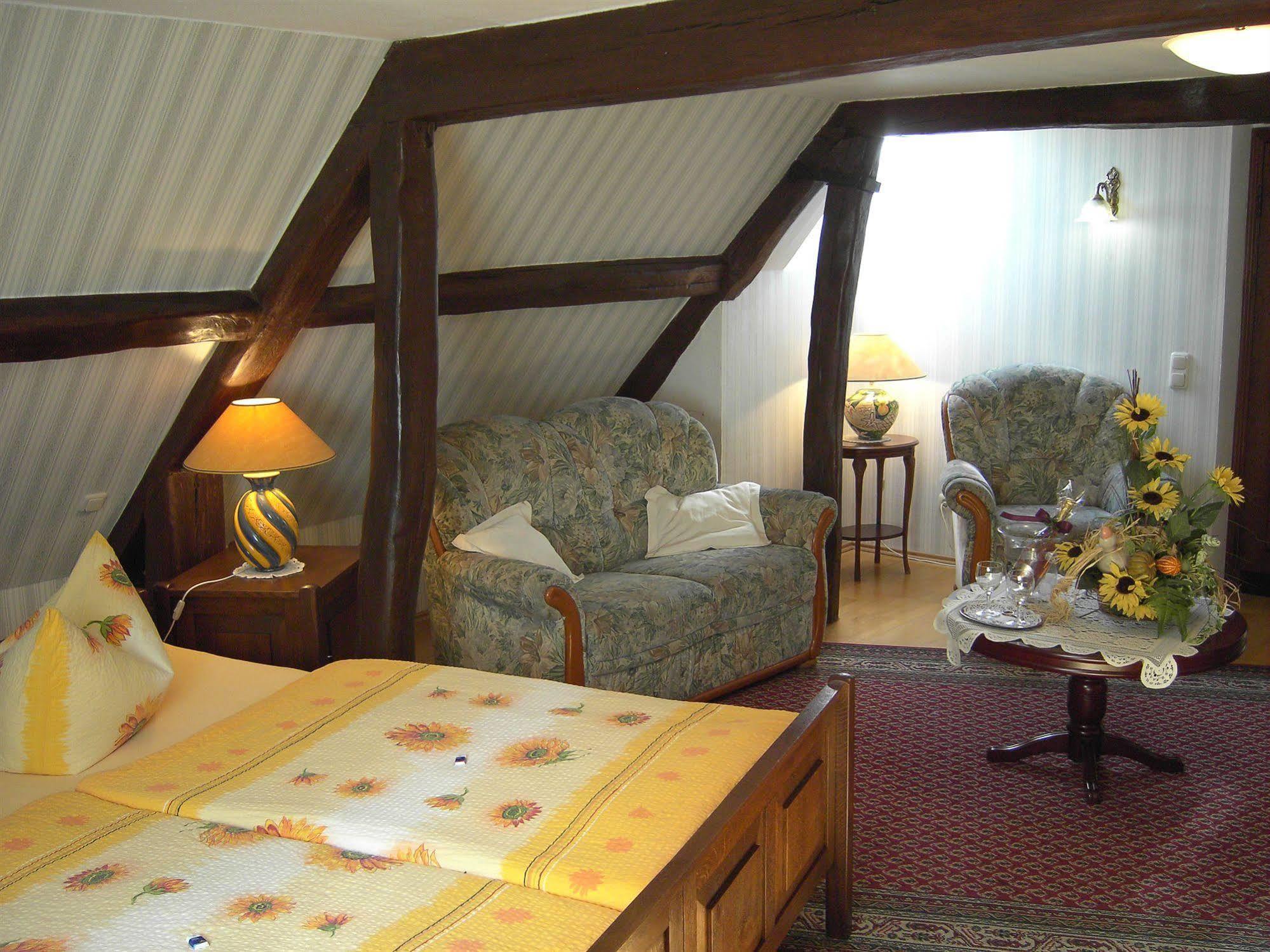 Hotel Graf Rolshausen Моншау Экстерьер фото